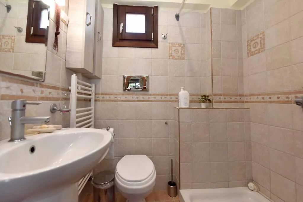 Luxurious Sunny Villa Near The Beach With A Pool Sani